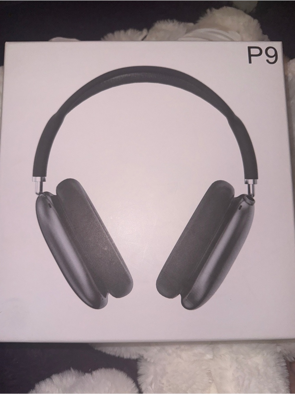 P9 MAX with Smart Case Over-Ear Headphones w/ Case,Charger,Cord
